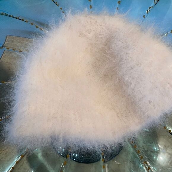 HAND CRAFTED New Fur Ivory White Cream Tone Nuetral Hand Knit Cruelty Free Hat - Picture 7 of 16